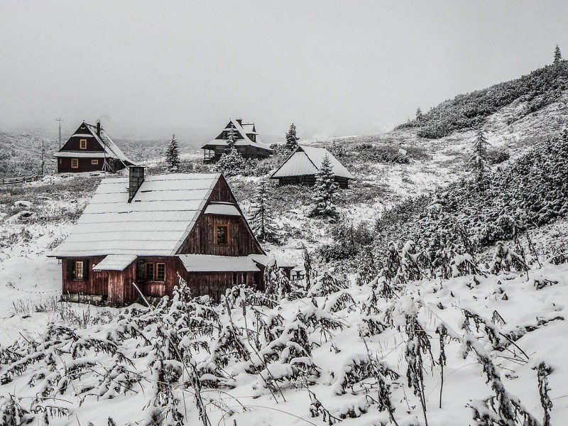 Iznajmite auto i provedite zimovanje u najlepšim brvnarama u Srbiji